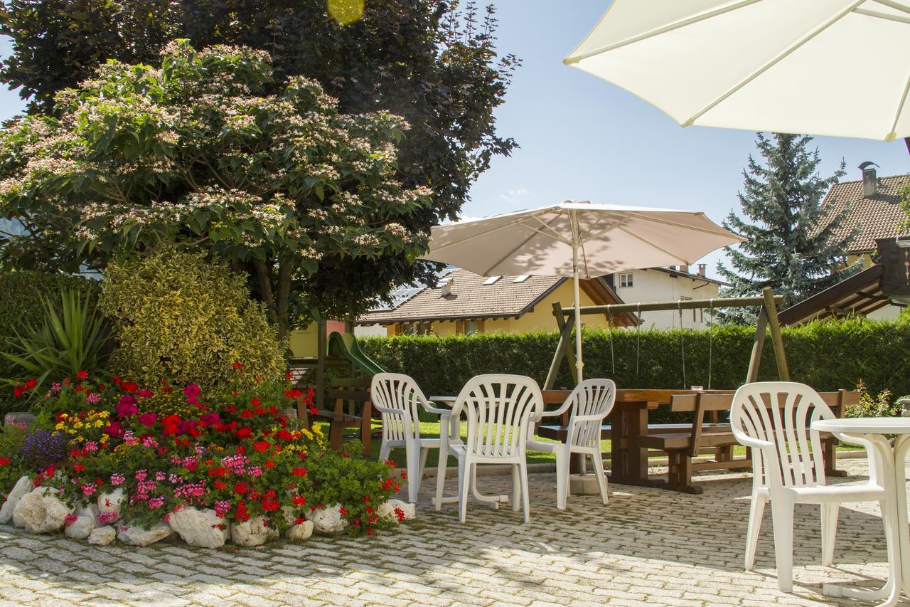 Hotel Genzianella Ціано-ді-Ф'ємме Екстер'єр фото