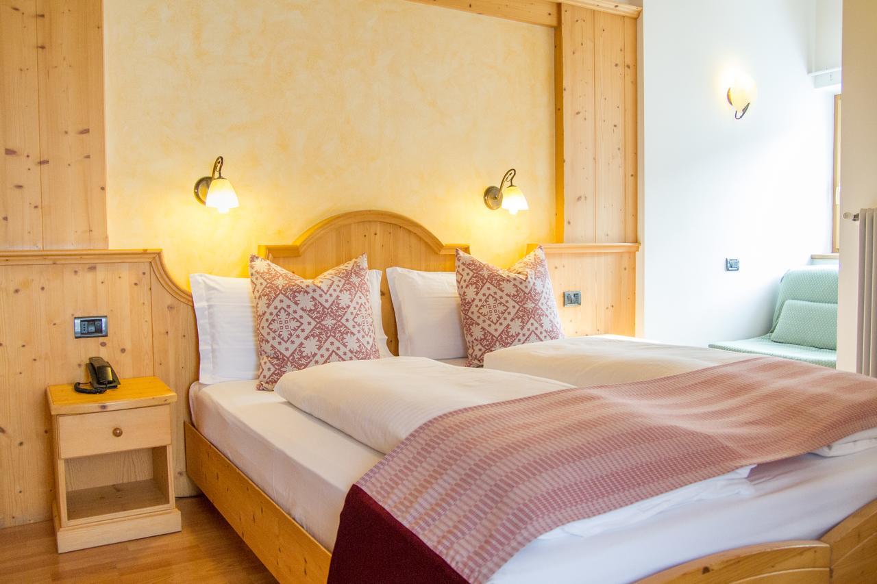 Hotel Genzianella Ціано-ді-Ф'ємме Екстер'єр фото