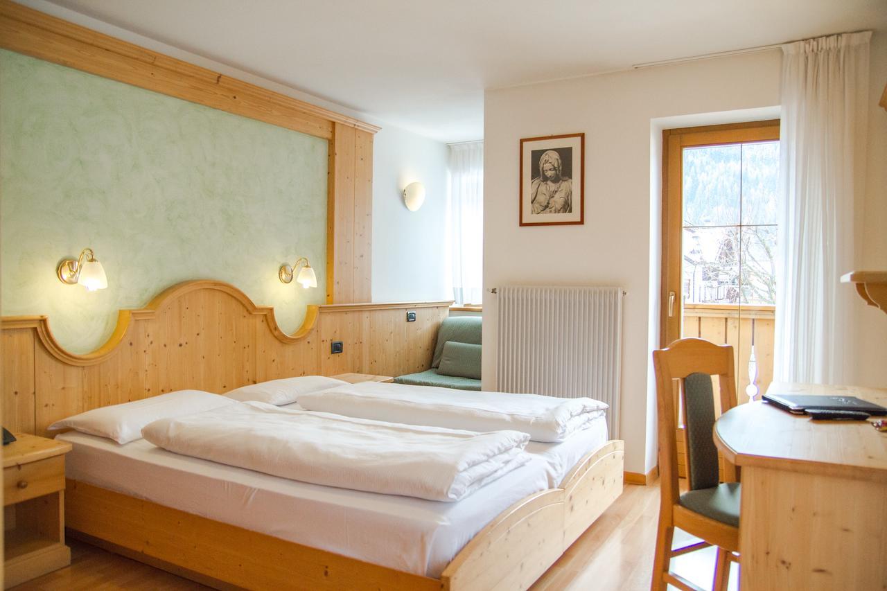 Hotel Genzianella Ціано-ді-Ф'ємме Екстер'єр фото