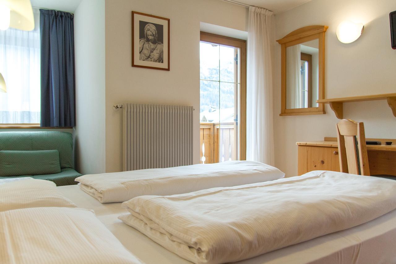 Hotel Genzianella Ціано-ді-Ф'ємме Екстер'єр фото