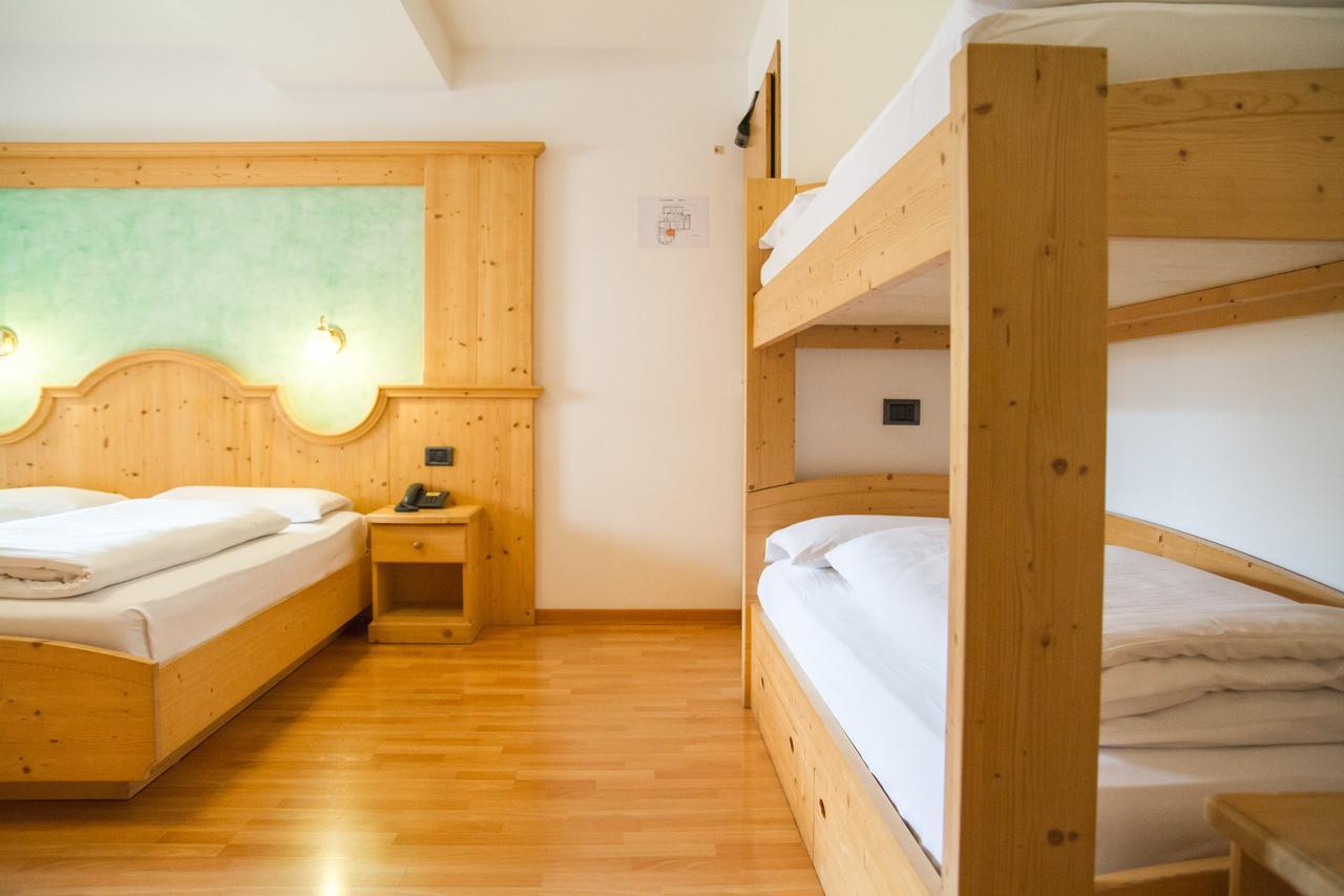 Hotel Genzianella Ціано-ді-Ф'ємме Екстер'єр фото