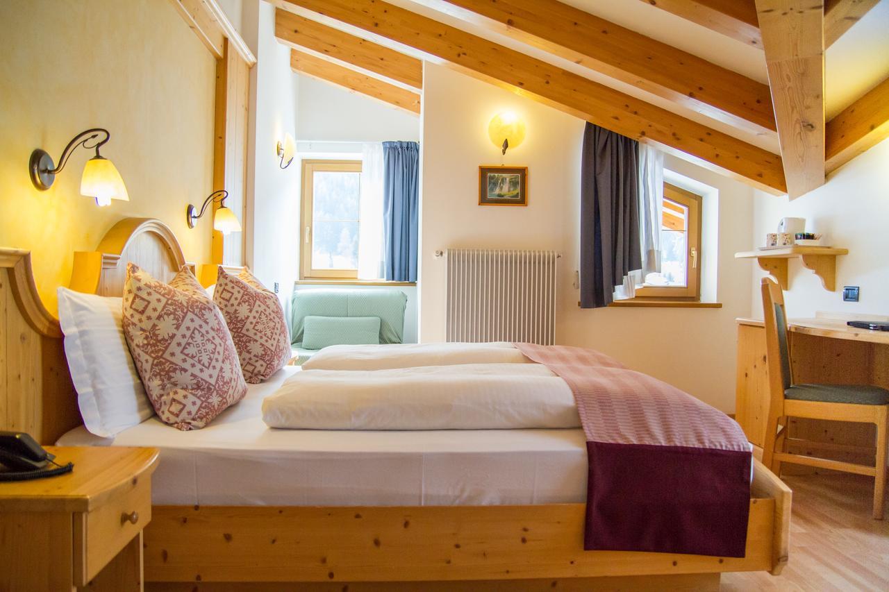 Hotel Genzianella Ціано-ді-Ф'ємме Екстер'єр фото