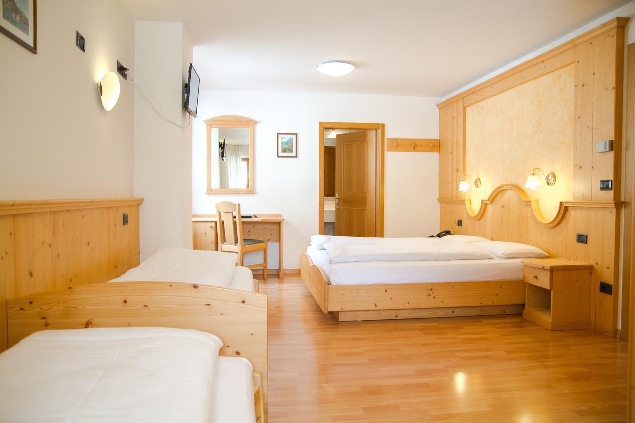 Hotel Genzianella Ціано-ді-Ф'ємме Екстер'єр фото