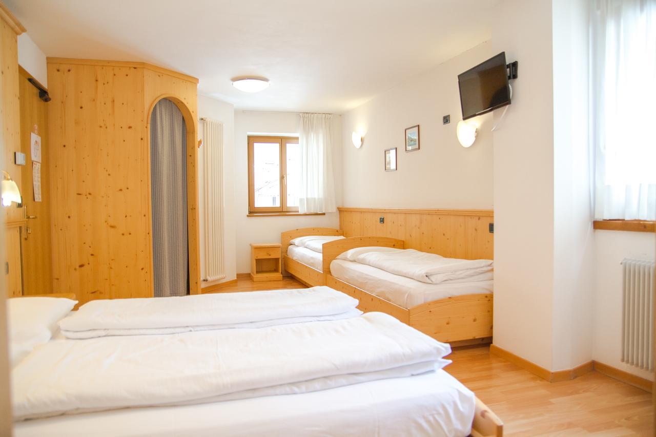 Hotel Genzianella Ціано-ді-Ф'ємме Екстер'єр фото