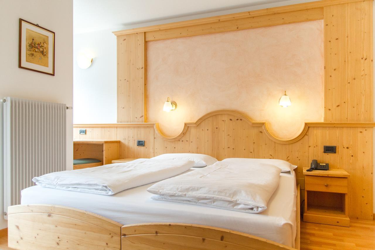 Hotel Genzianella Ціано-ді-Ф'ємме Екстер'єр фото